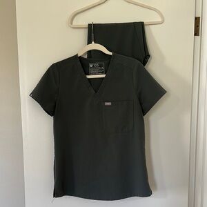 Women’s FIGS Scrub Set - Bonsai